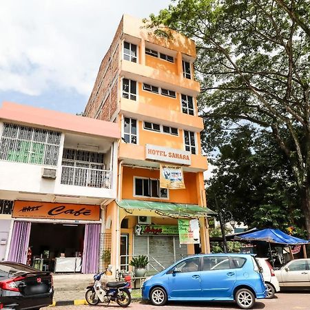 Oyo 89584 Hotel Sahara Kuala Kubu Bharu Exterior foto